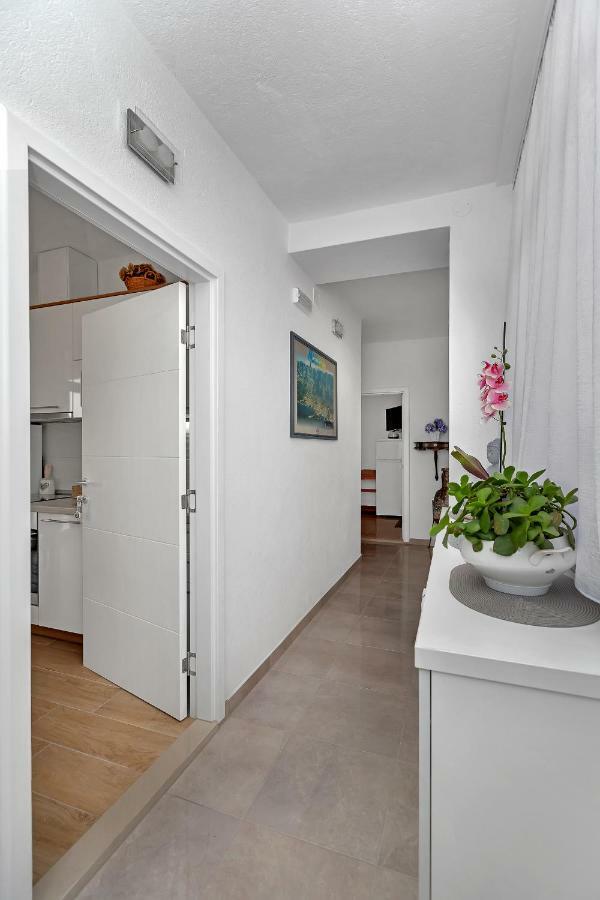Mirjana & Ivo Apartment Makarska Exterior photo